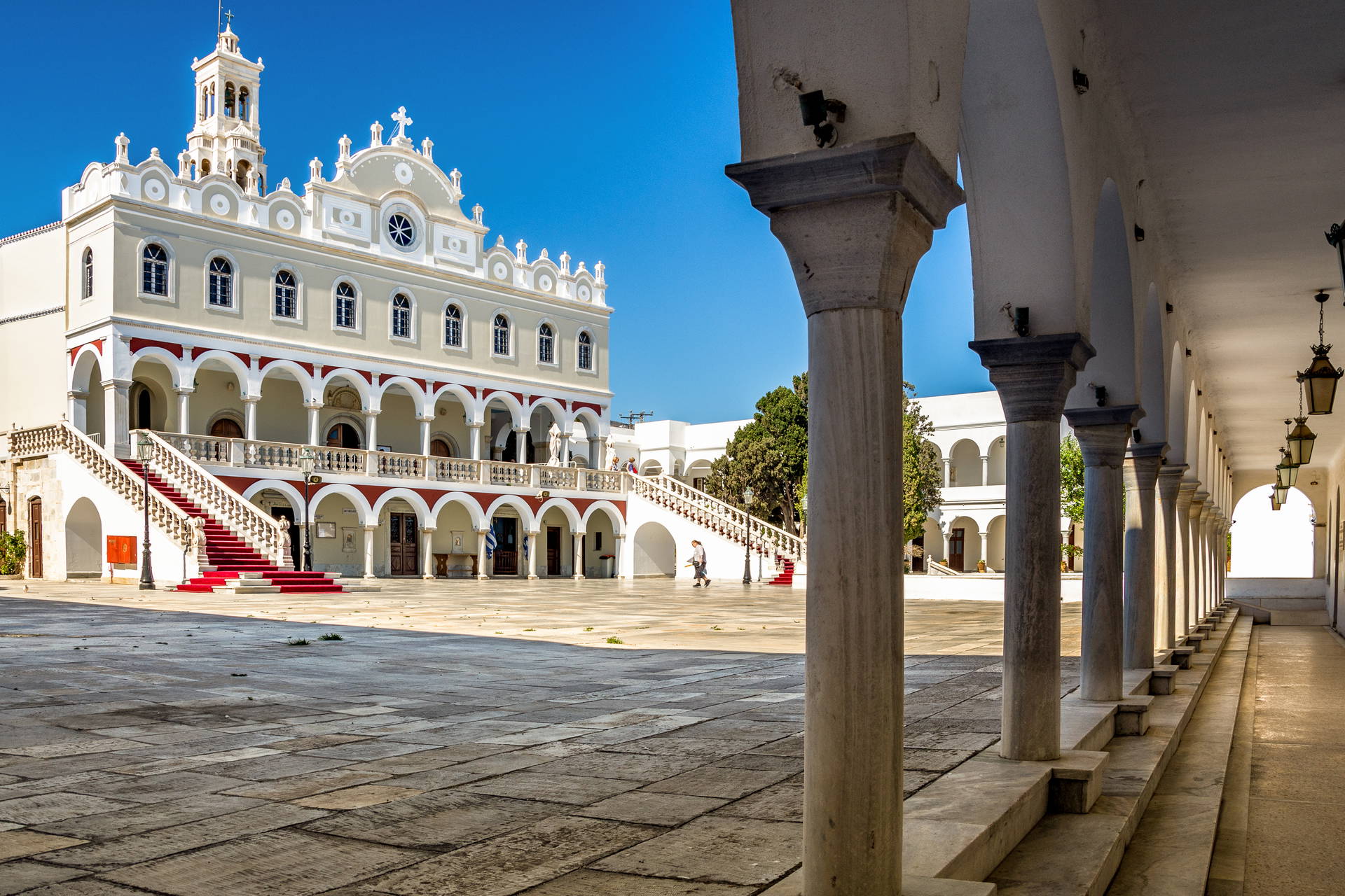 Klasztor Panagia Evangelistria na greckiej wyspie Tinos.