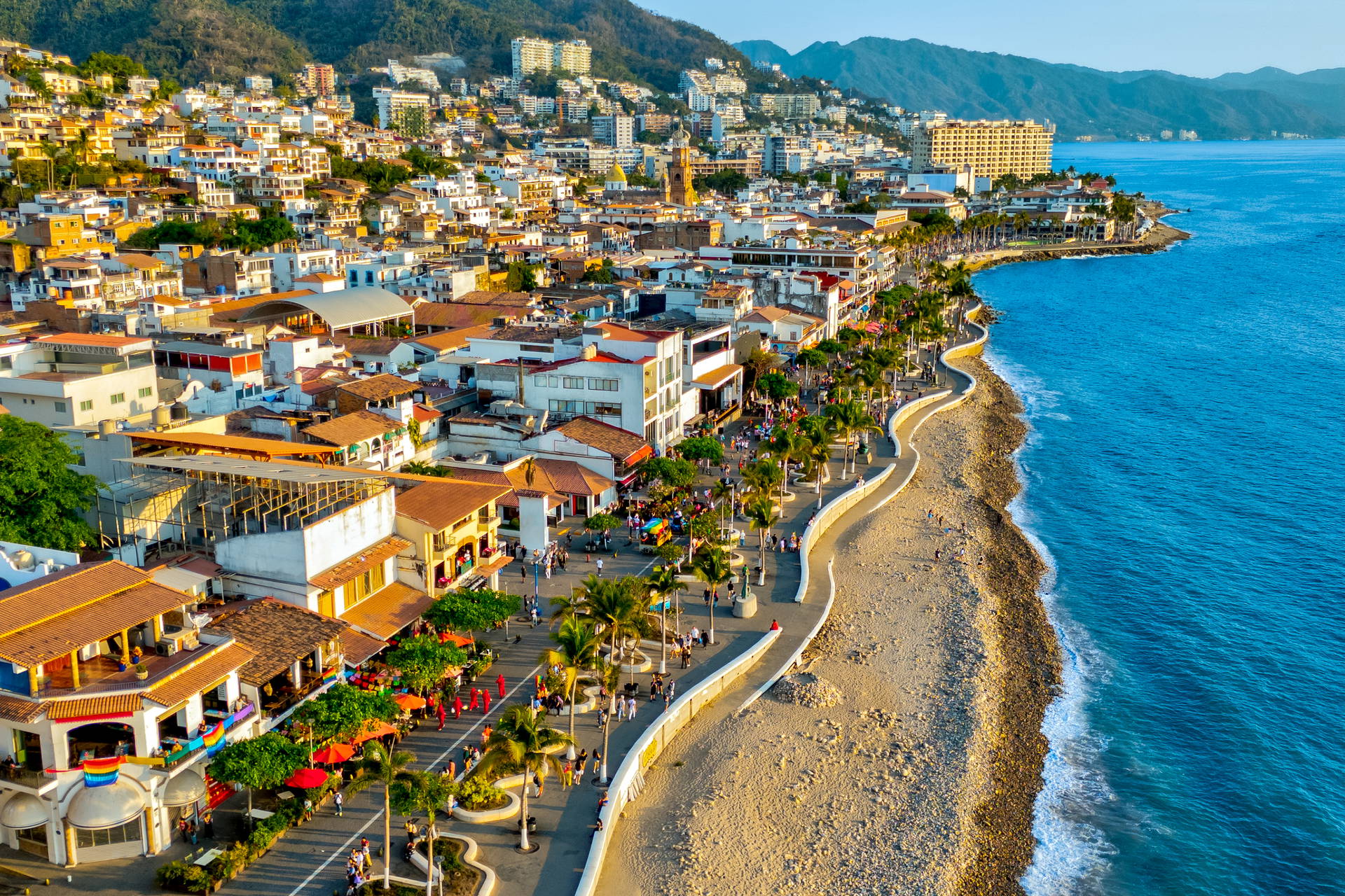 Widok z lotu ptaka na meksykańskie Puerto Vallarta.
