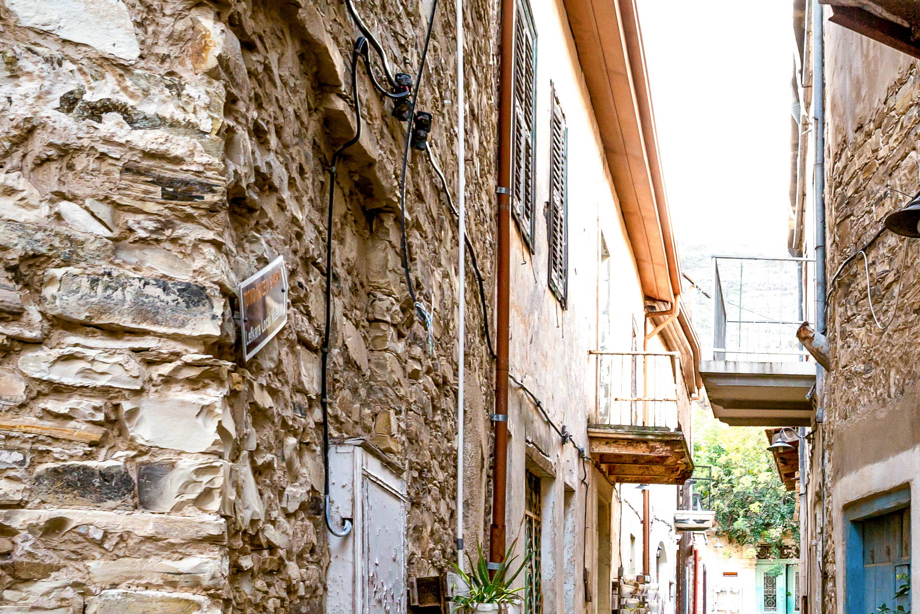 Ulica w wiosce Lefkara na Cyprze.