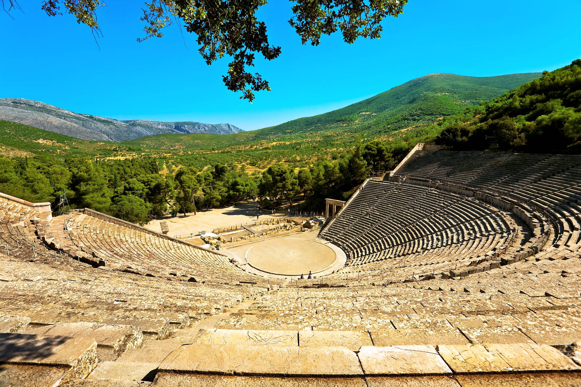 Panorama starożytnego teatru w Epidauros, Grecja.