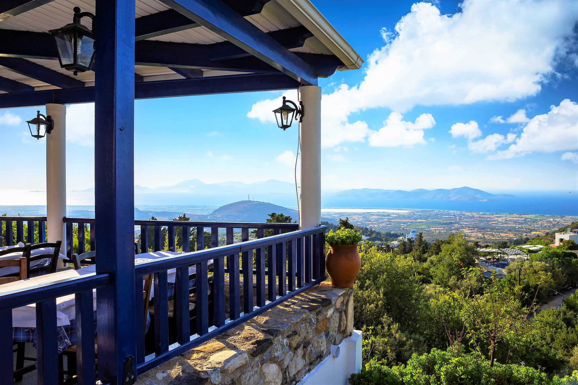 Widok z tarasu restauracji na greckiej wyspie Kos.