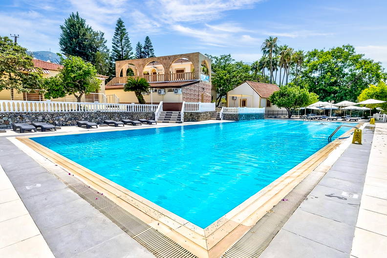 Riverside Garden Resort