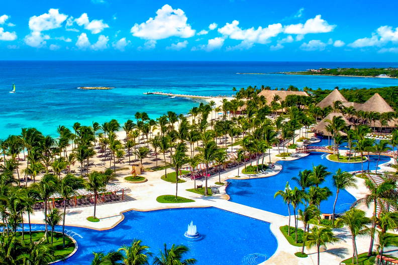 Barcelo Maya Grand Resort