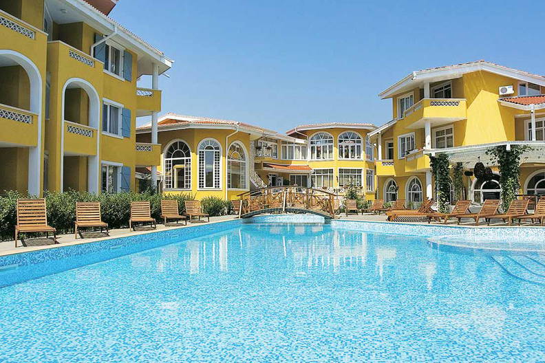Blue Orange Beach Resort