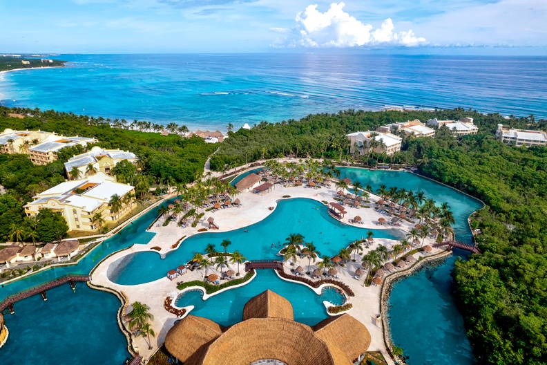 Grand Palladium White Sand Resort & Spa