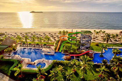 Royal Decameron Golf Beach Resort & Villas