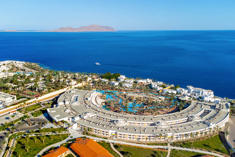 Kurort nad morzem z lotu ptaka.