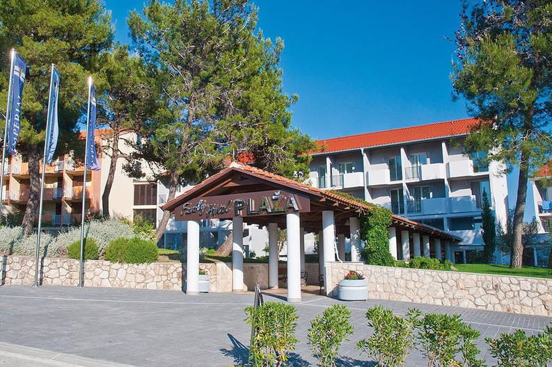 Plaza Family Hotel