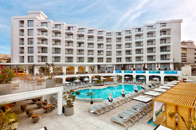 Lalila Blue Suites