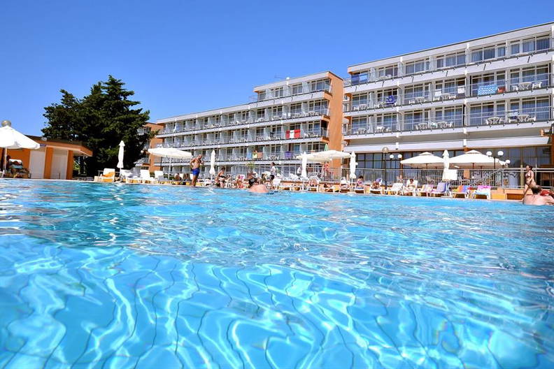 Arena Hotel Holiday