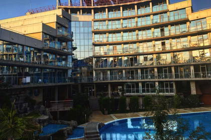 Hotel z basenem.