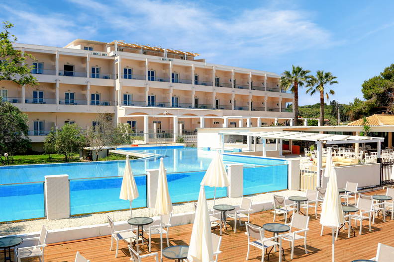 Cavomarina Beach Hotel