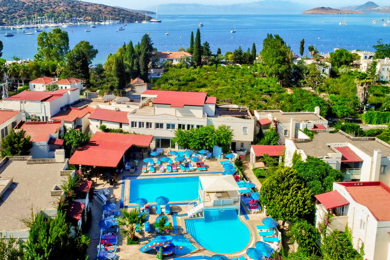 Summer Garden Suites&Beach Hotel