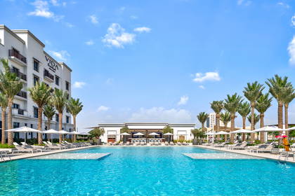 Basen w Vida Beach Resort.