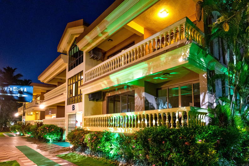 De Mandarin Beach Resort Suites & Villas