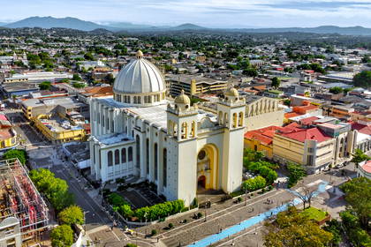 Katedra w San Salvador z lotu ptaka.