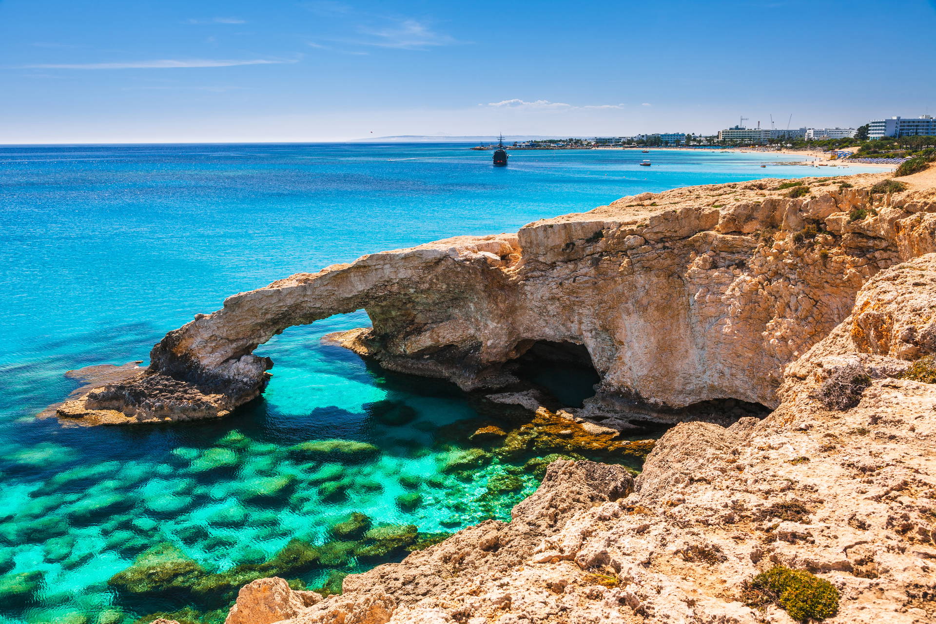 Most skalny w Ayia Napa na Cyprze.