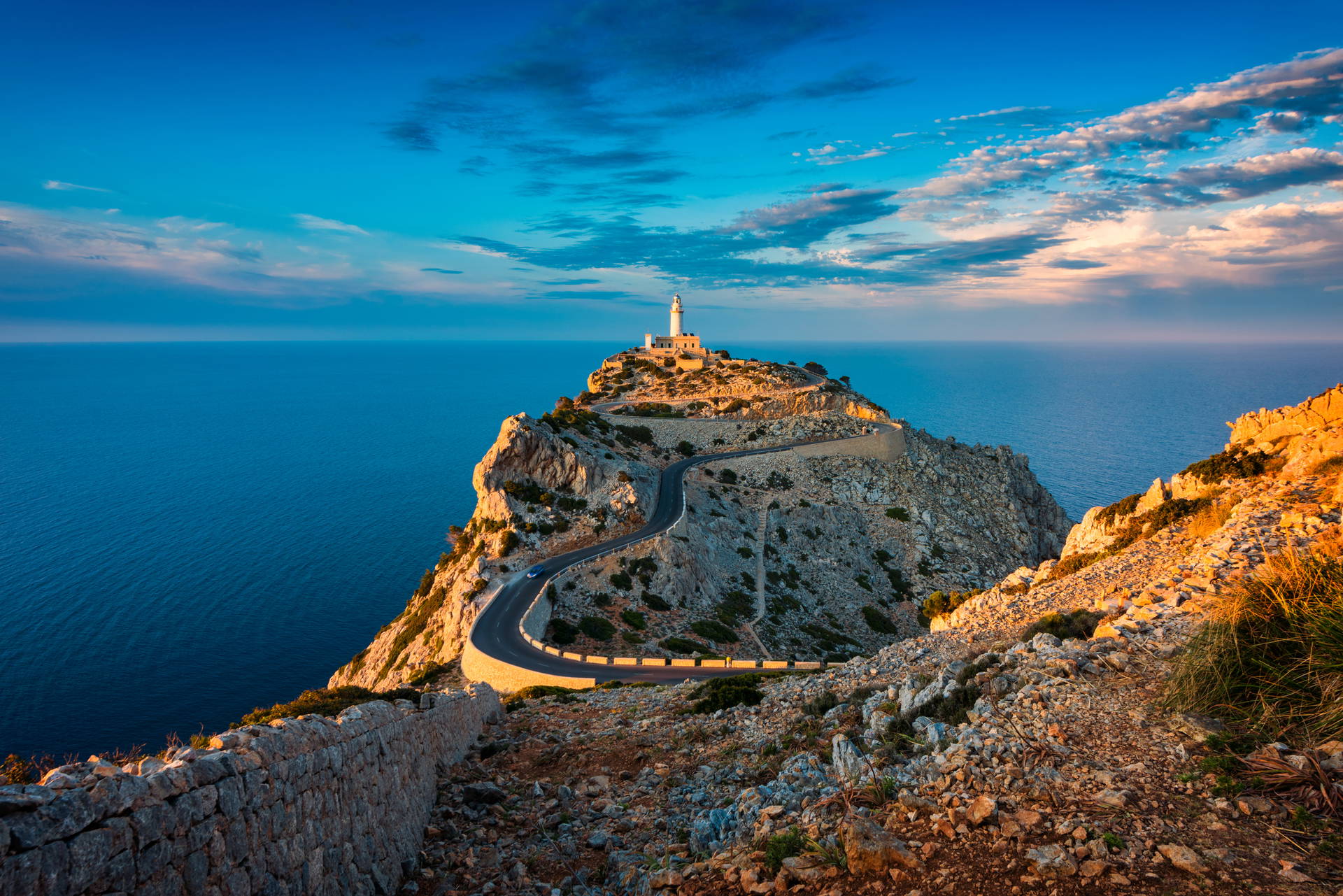 Latarnia morska Cap de Formentor na Majorce.
