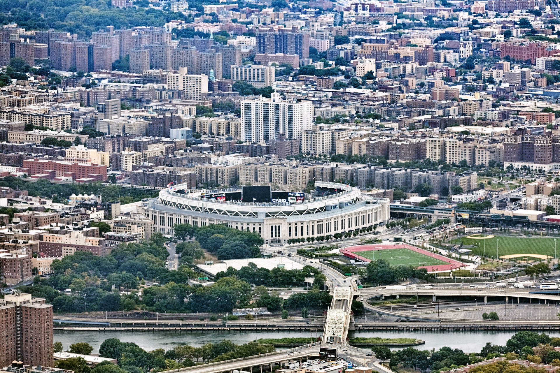 Panorama Nowego Jorku ze stadionem Yankee.