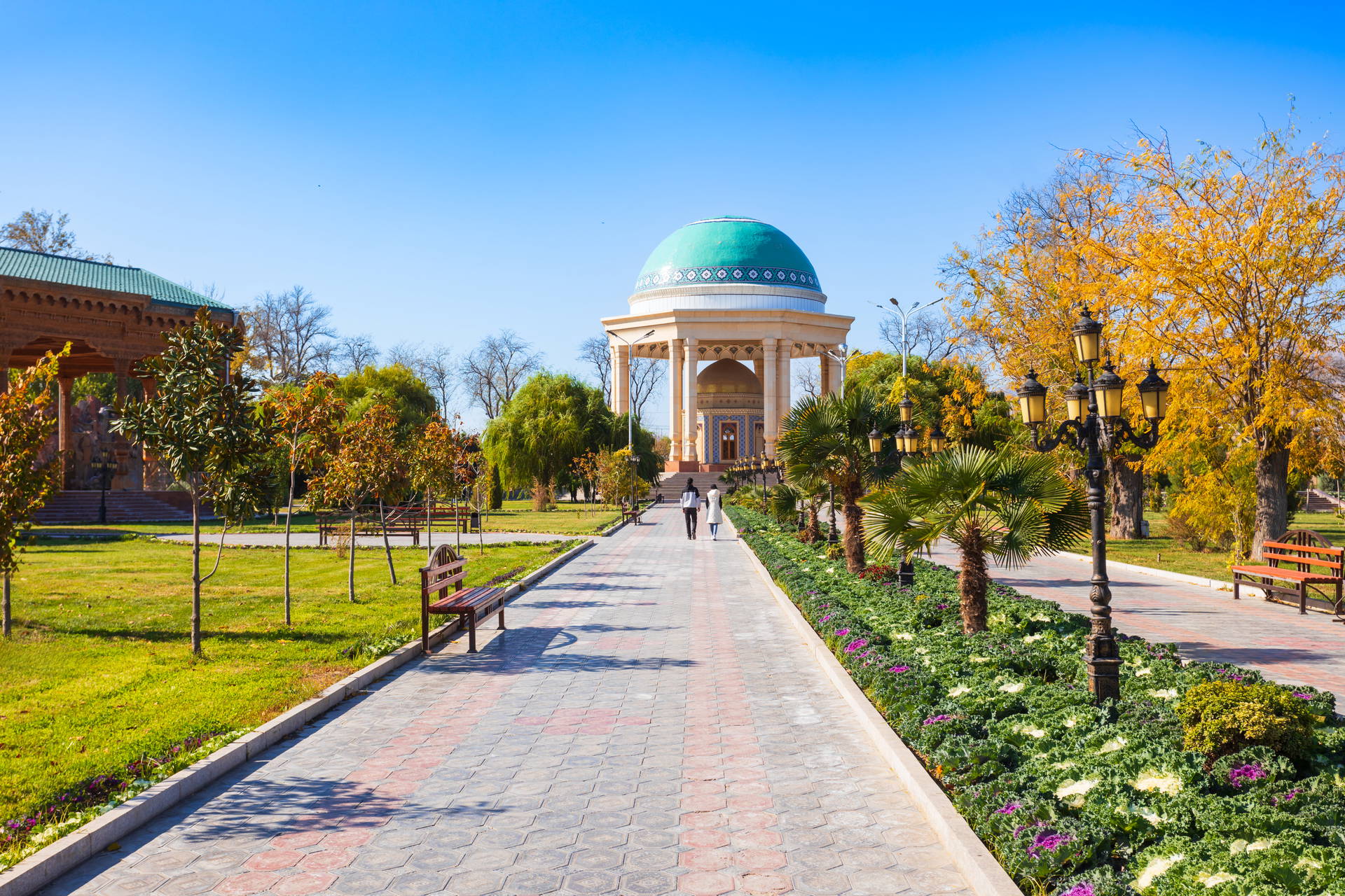 Mauzoleum Abu Ali Ibn Siny w Uzbekistanie.