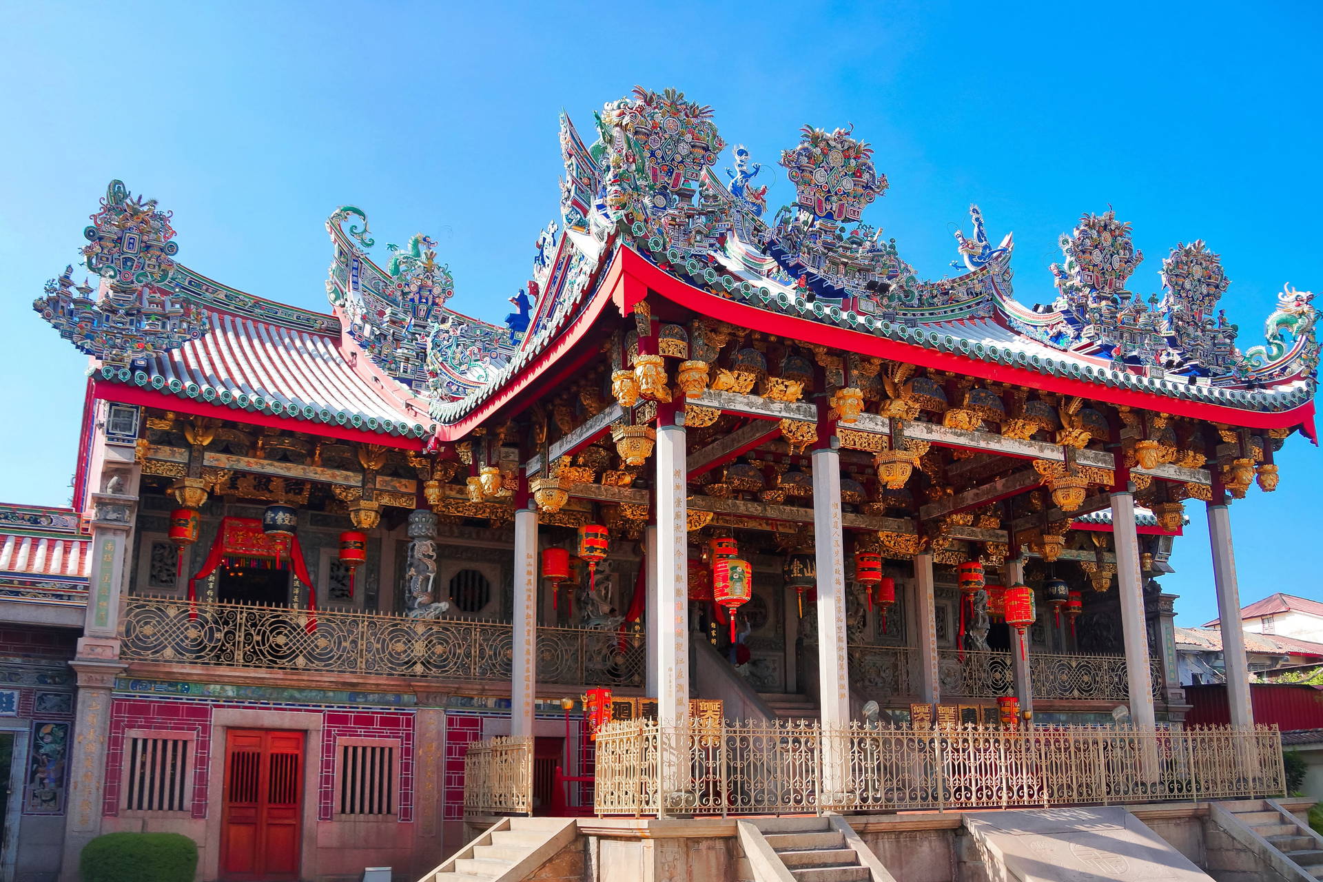 Fasada świątyni Khoo Kongsi w George Town, Malezja.