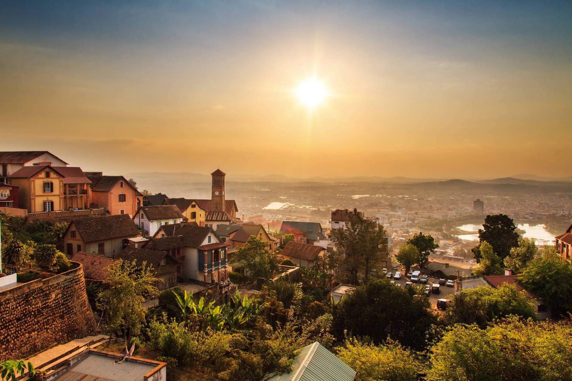 Antananarywa o zachodzie.