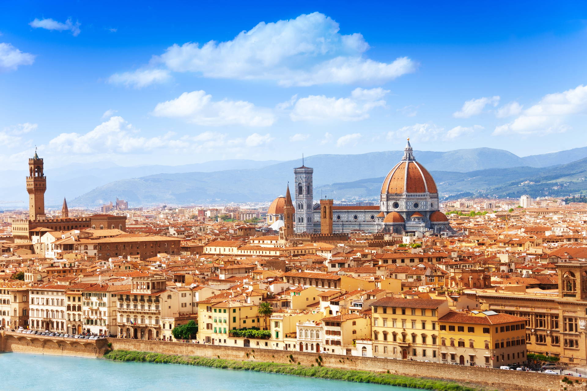 Panorama Florencji z katedrą Santa Maria del Fiore w tle.