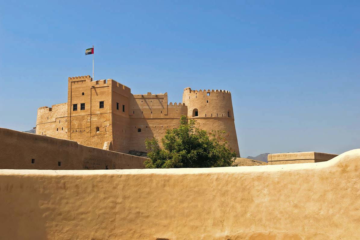 Fasada fortu Al-Khandaq w Zjednoczonych Emiratach Arabskich.