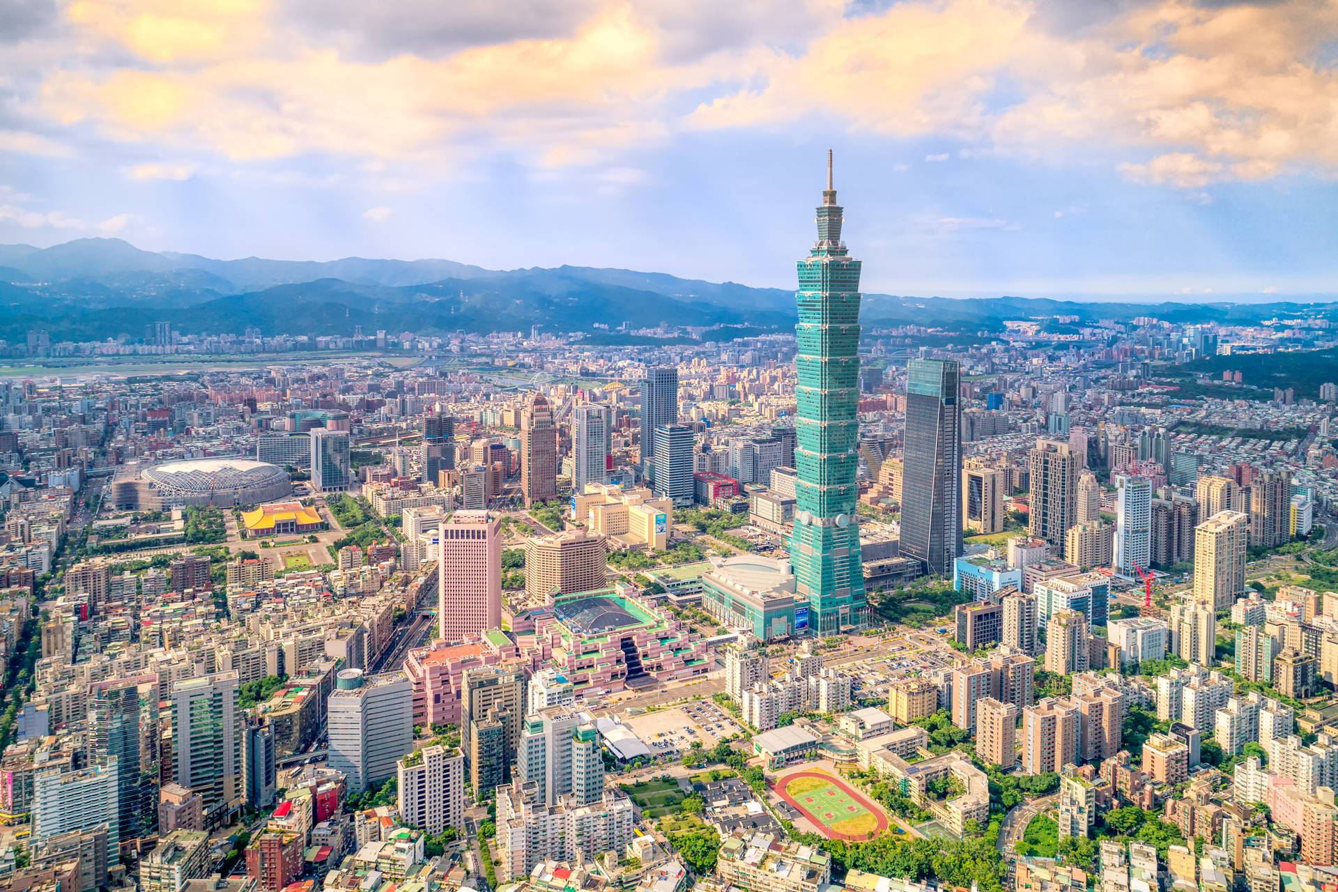 Panorama Tajpej z wieżowcem Taipei 101.