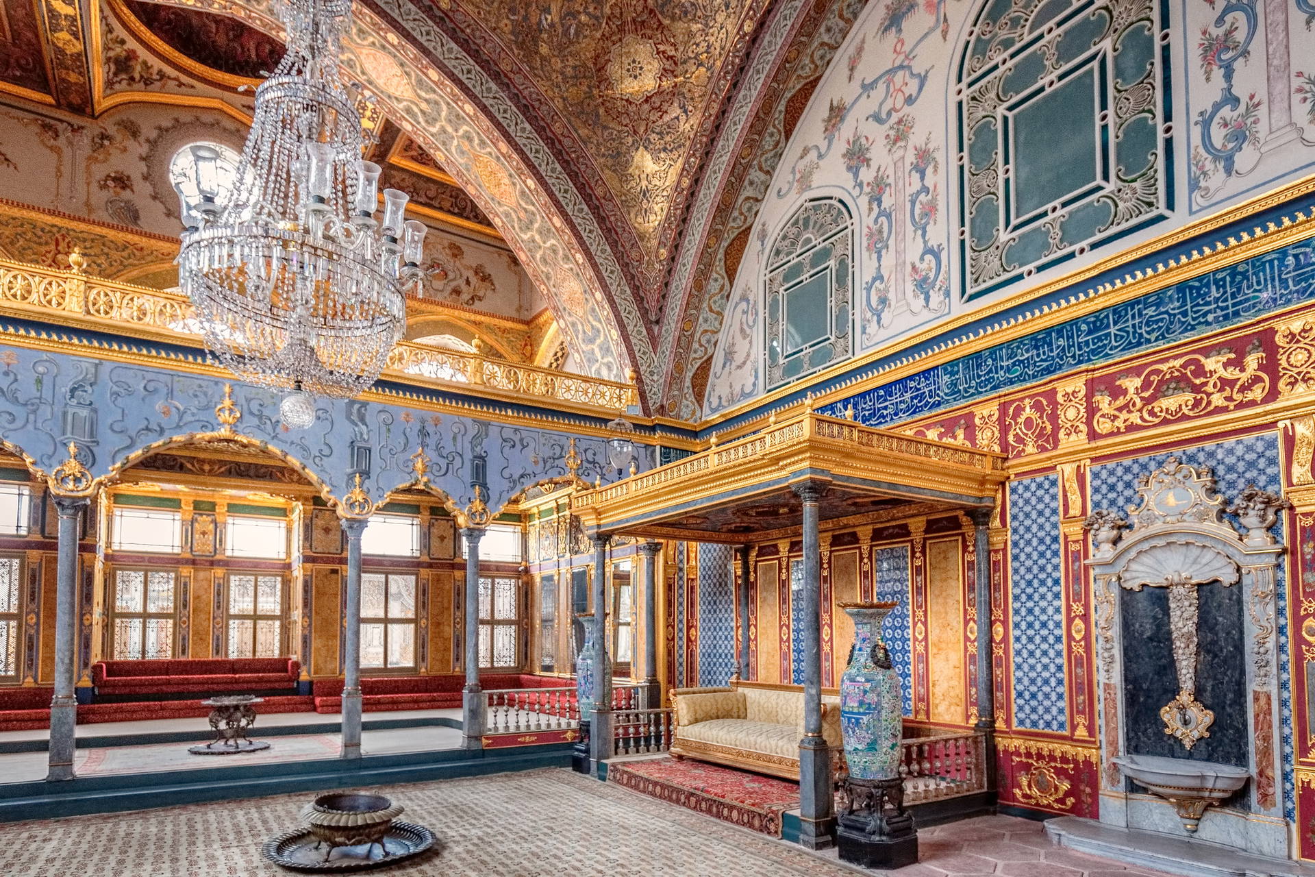 Wnętrze pałacu Topkapi w Stambule.