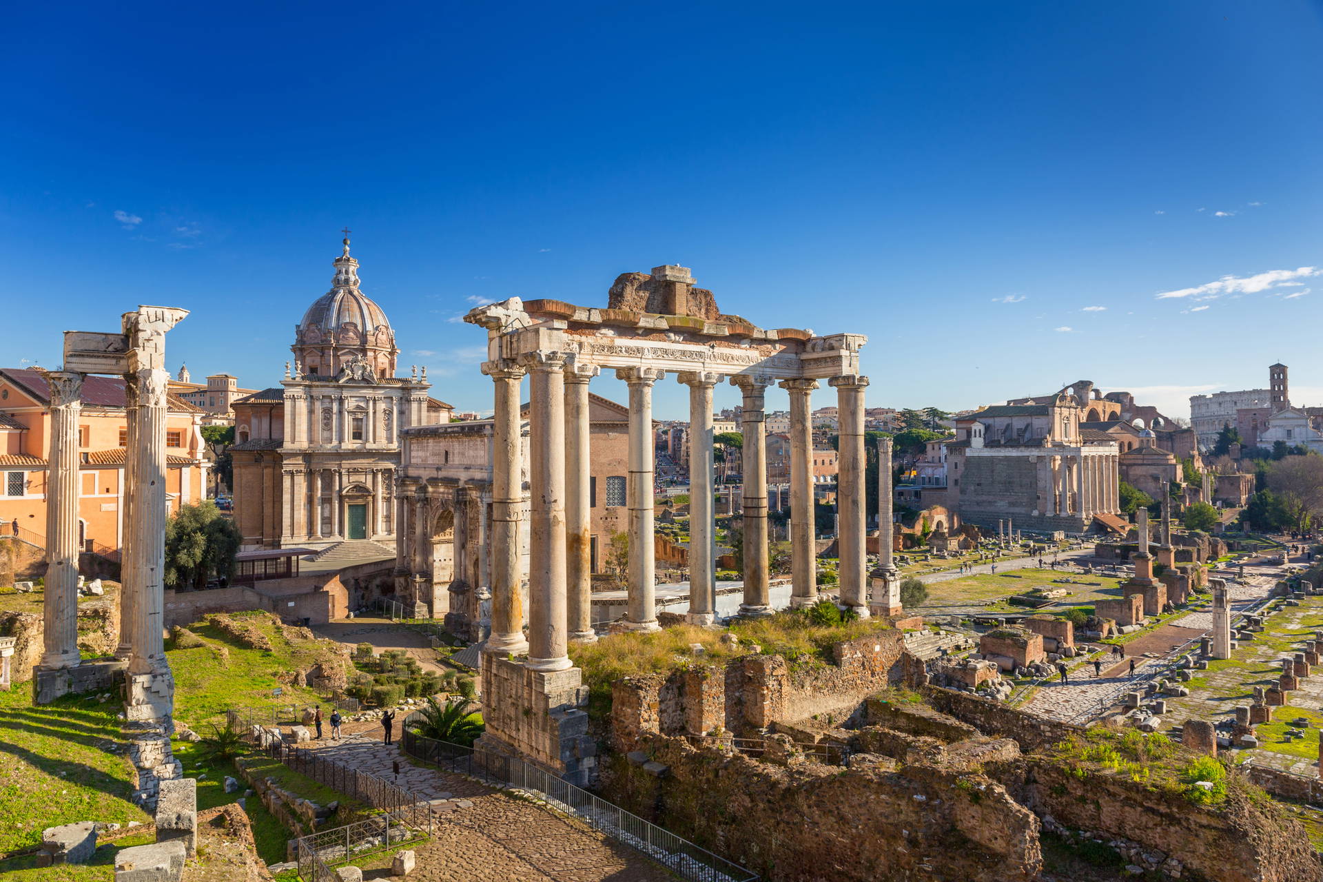 Panorama ruin Forum Romanum w Rzymie.