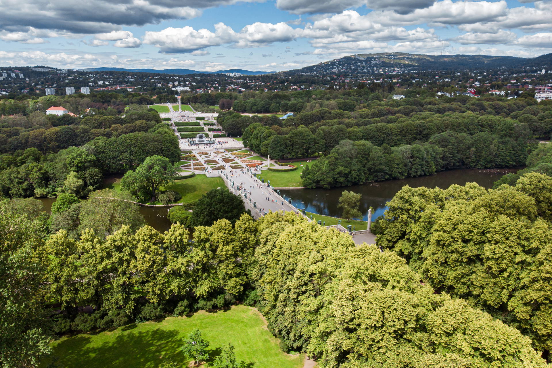 Park Vigelanda w Oslo z lotu ptaka.