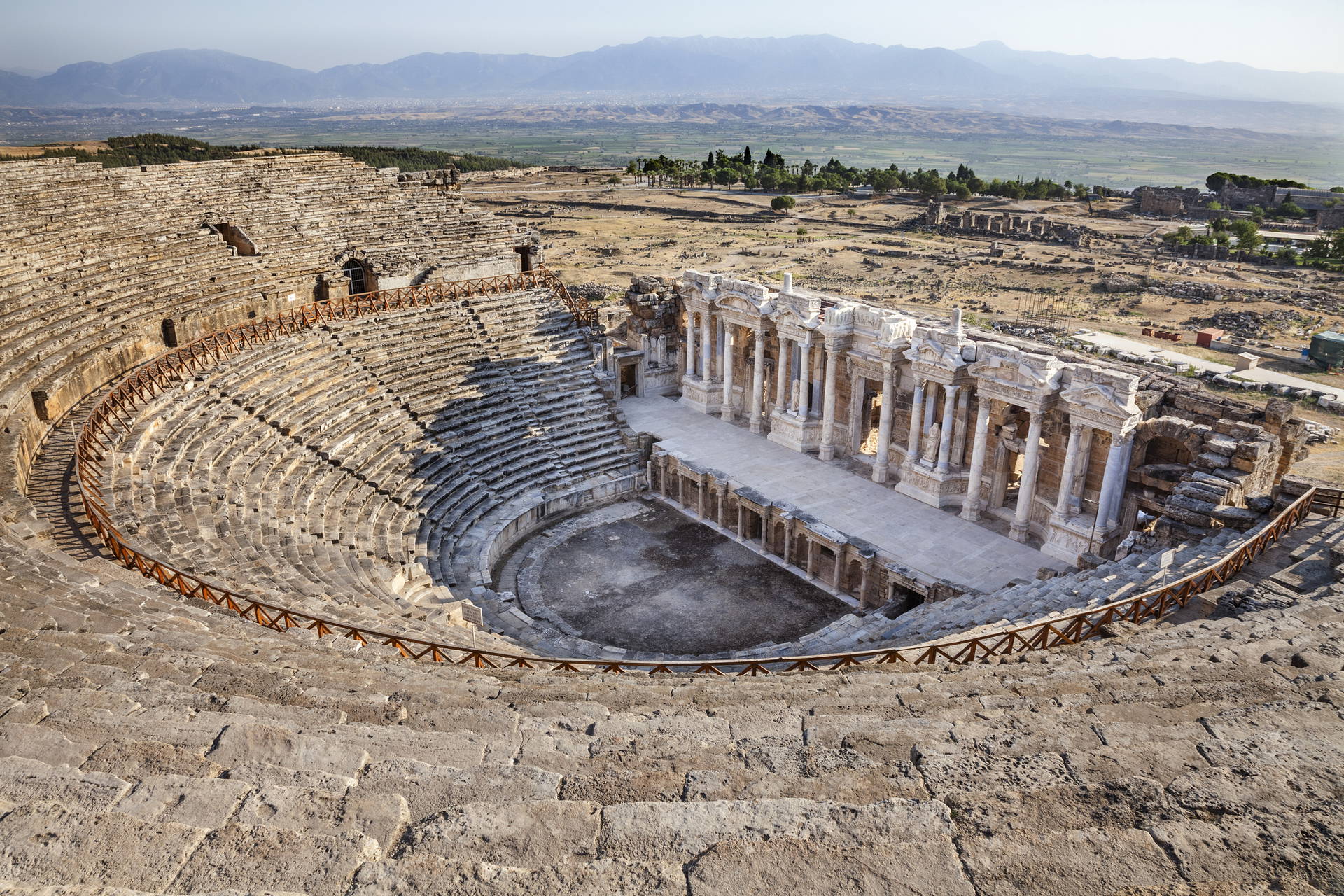 Amfiteatr w ruinach, Hierapolis, Turcja.