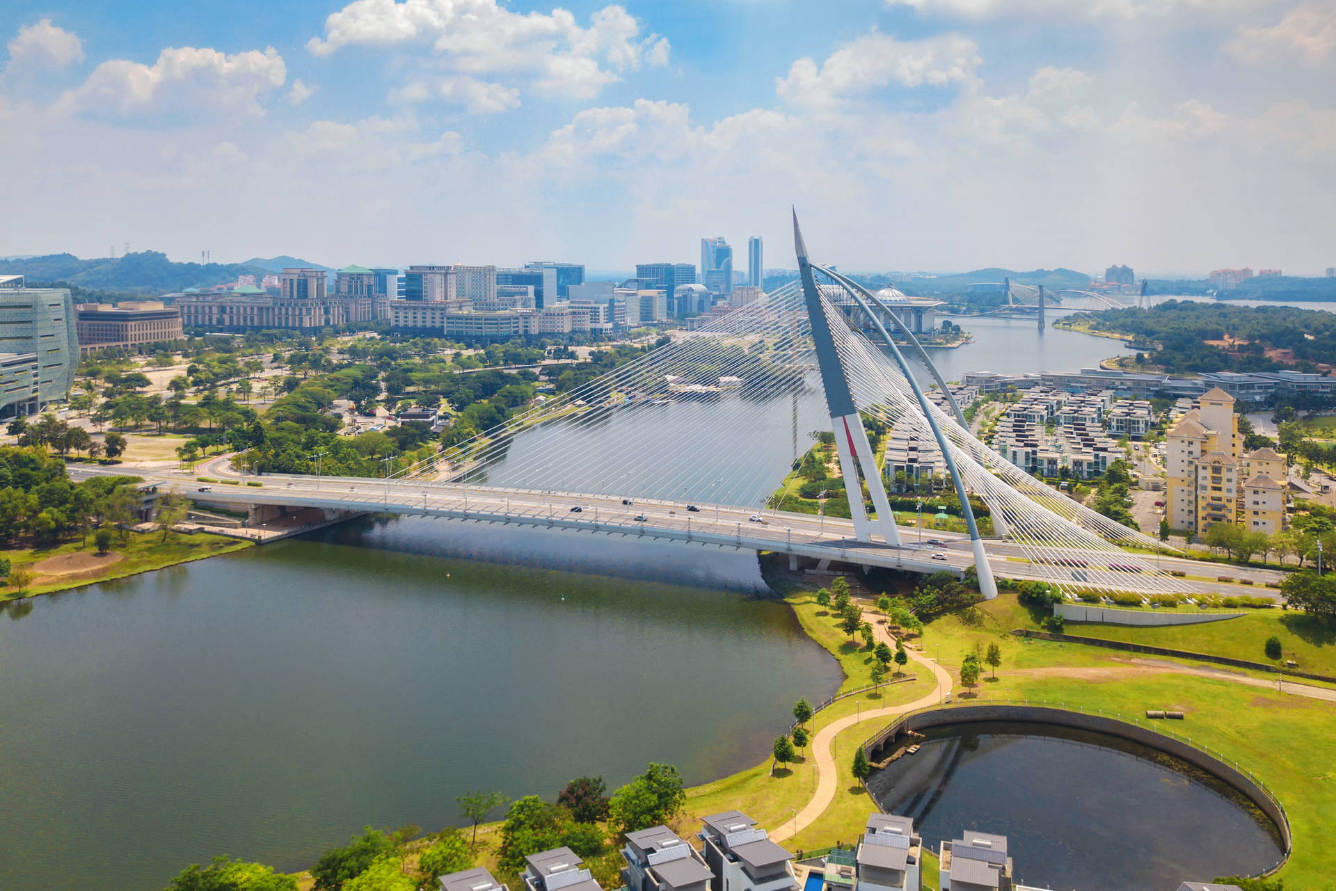 Most Seri Wawasan w Putrajaya, Malezja (widok z lotu ptaka).