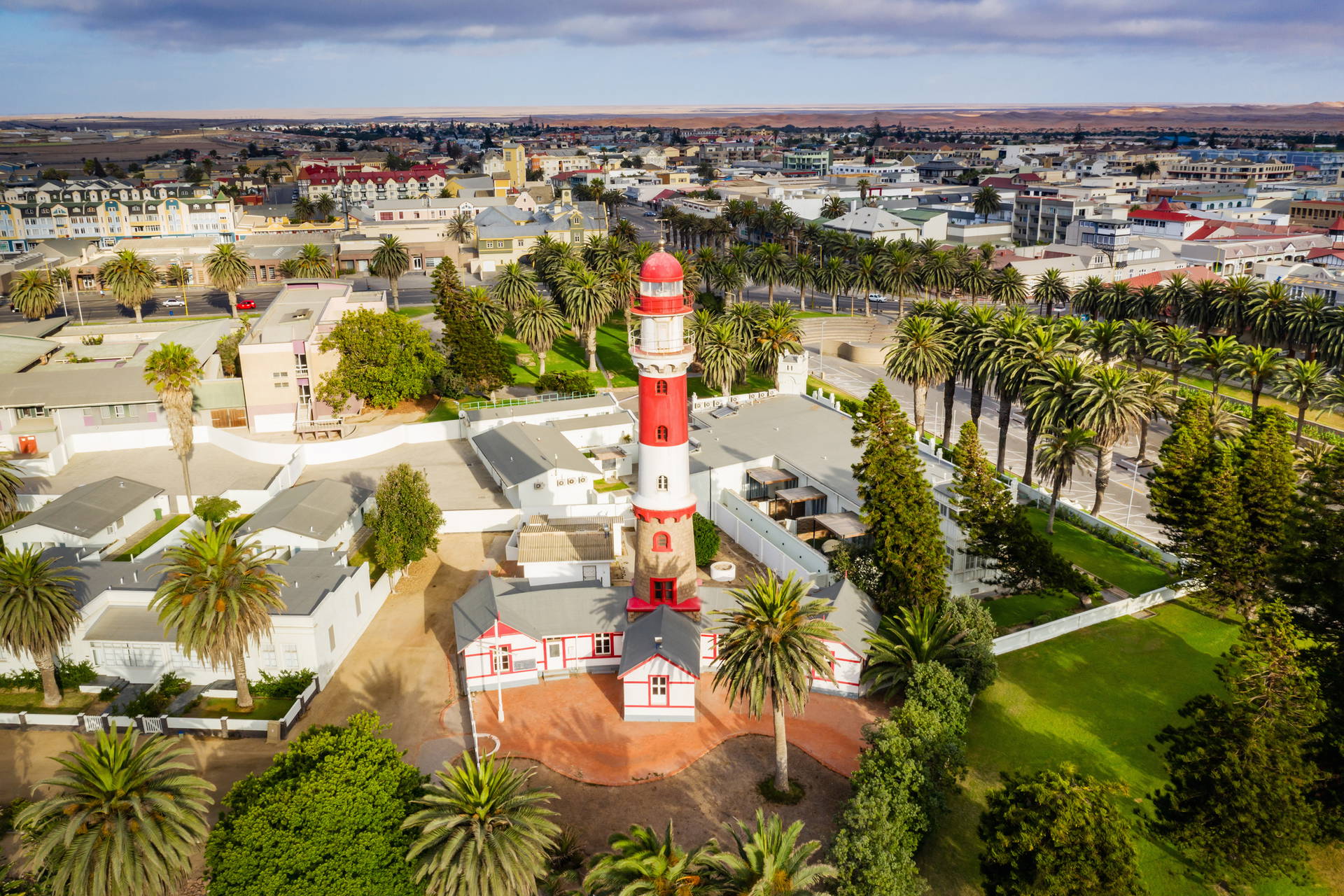 Latarnia morska w Swakopmund w Namibii, widok z góry.