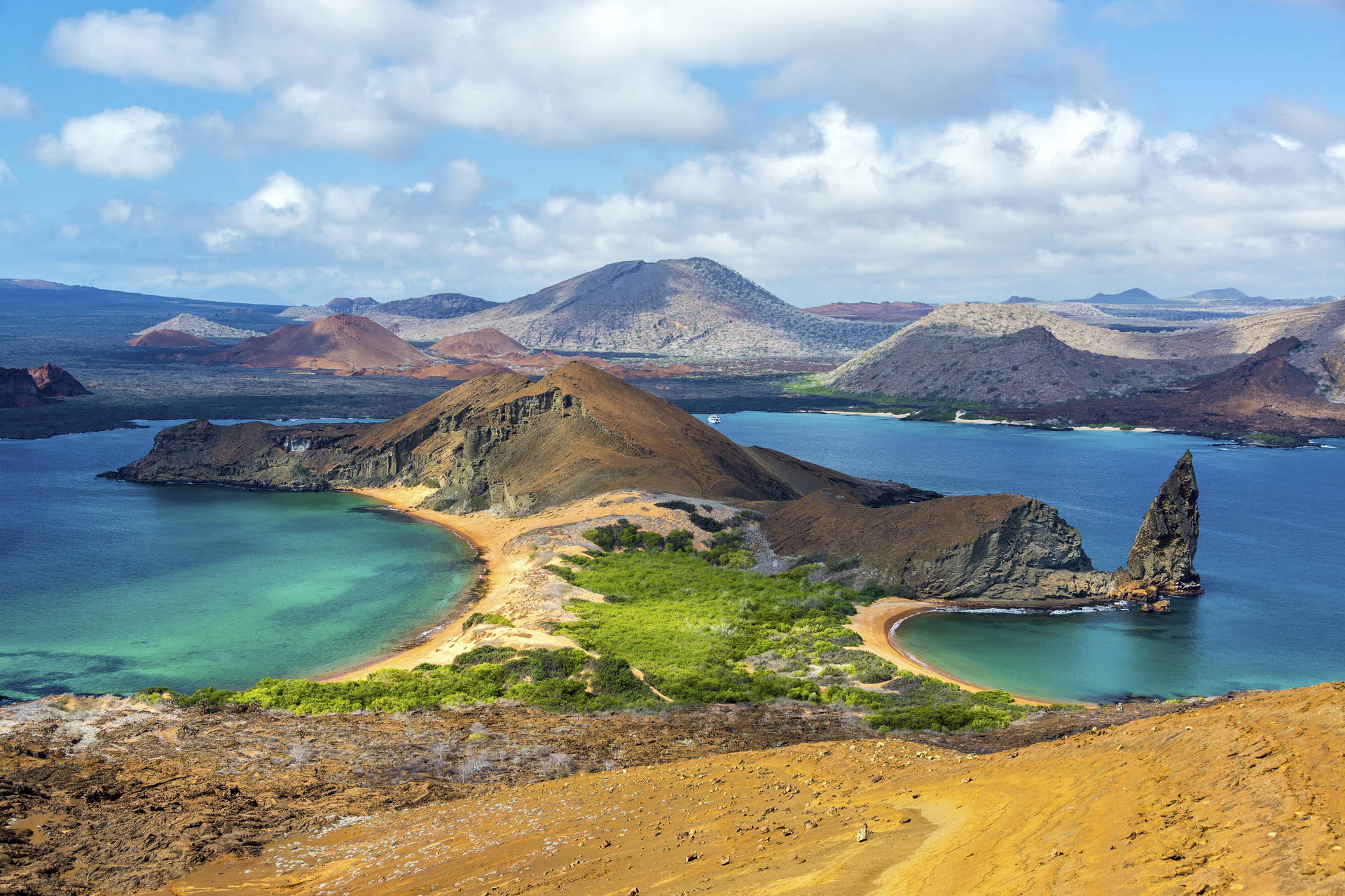 Krajobraz wysp Galapagos z lotu ptaka.