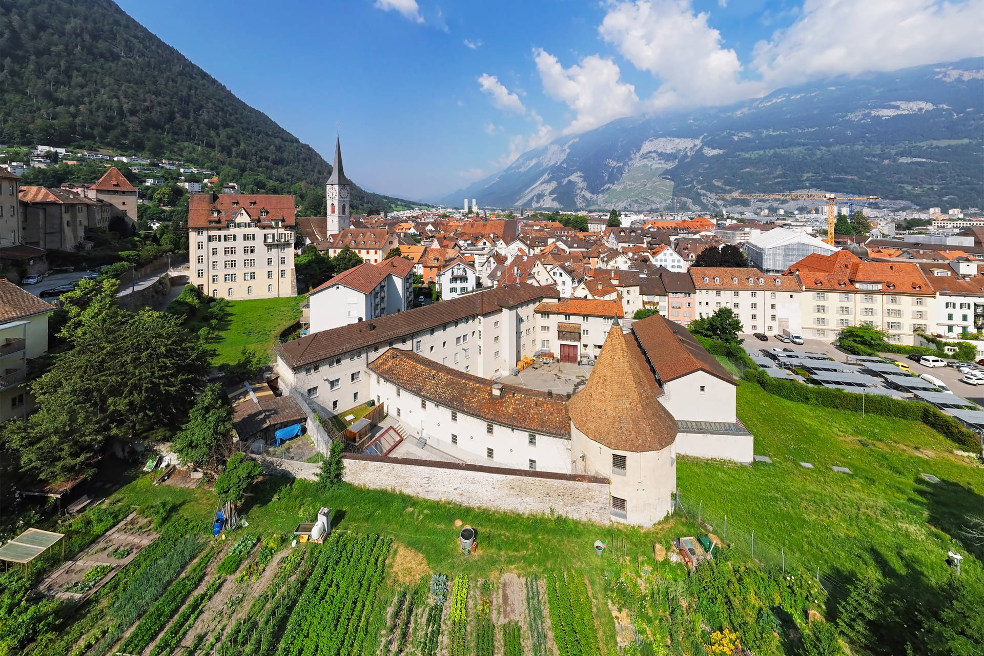 Panorama miasta Chur w Szwajcarii z góry.