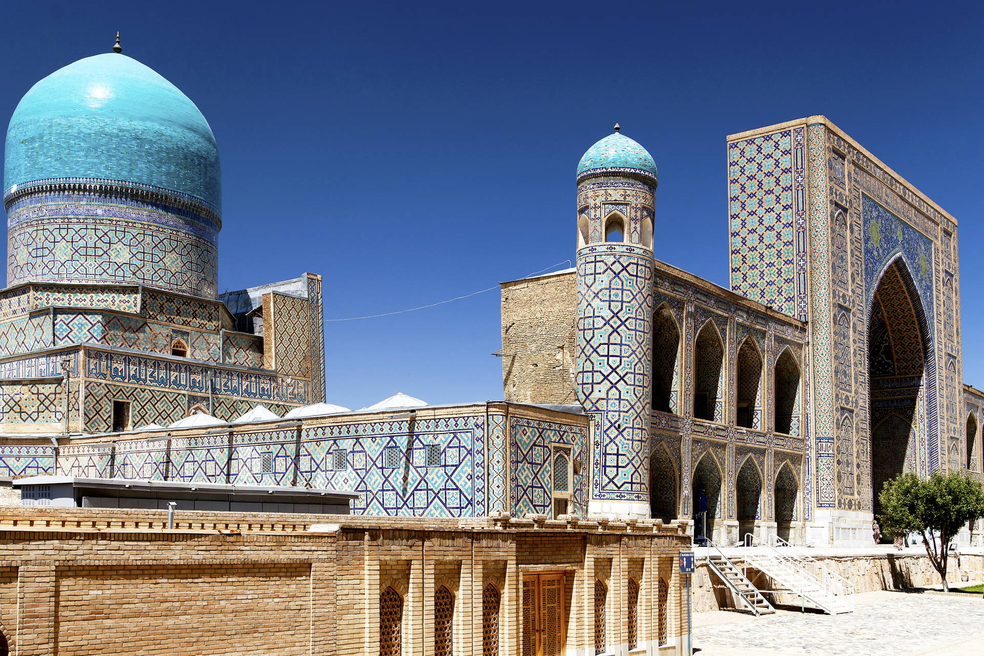 Kompleks architektoniczny w Samarkandzie, Uzbekistan.