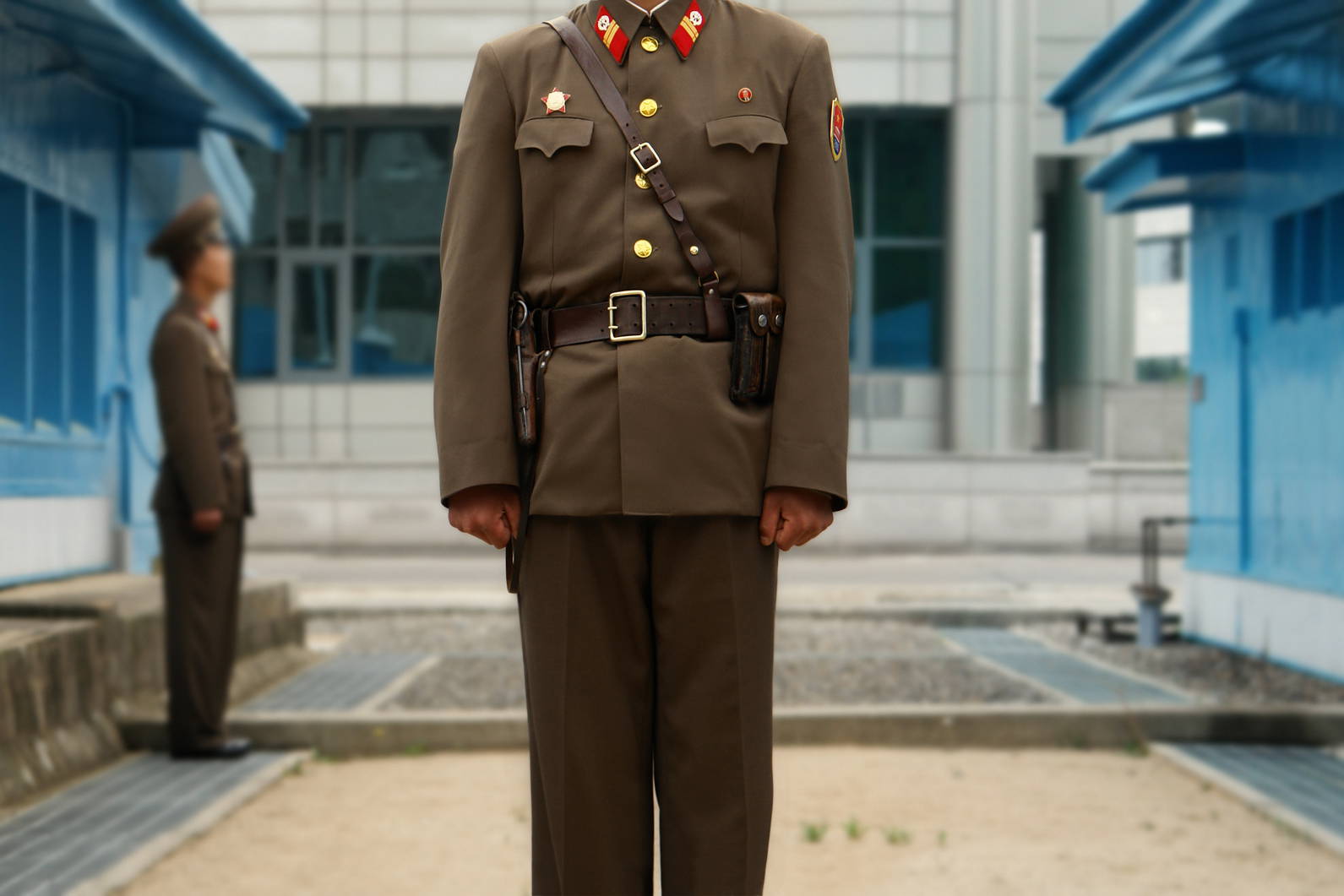 Żołnierz w strefie zdemilitaryzowanej w Korei.