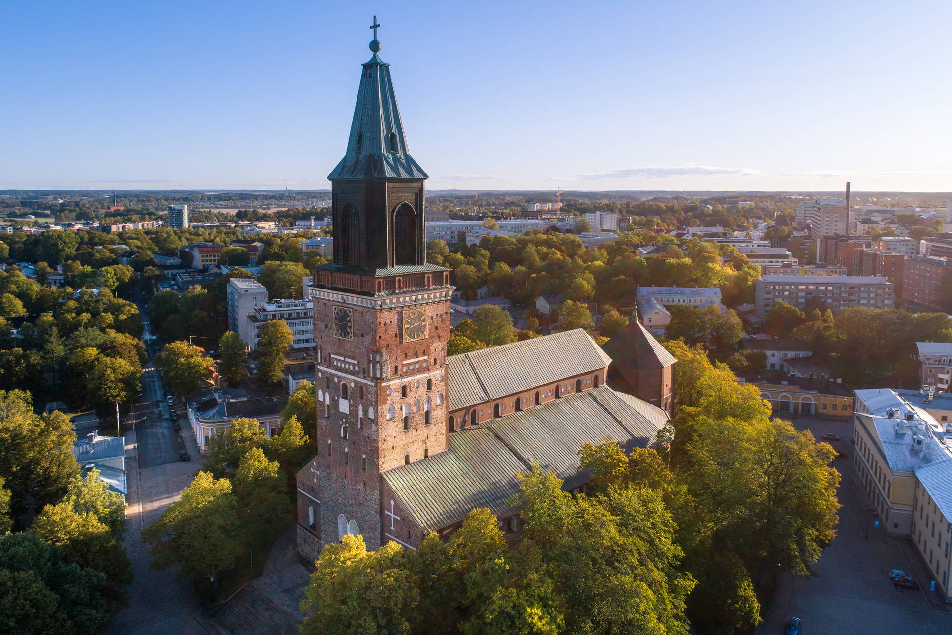 Widok z lotu ptaka na katedrę w Turku.