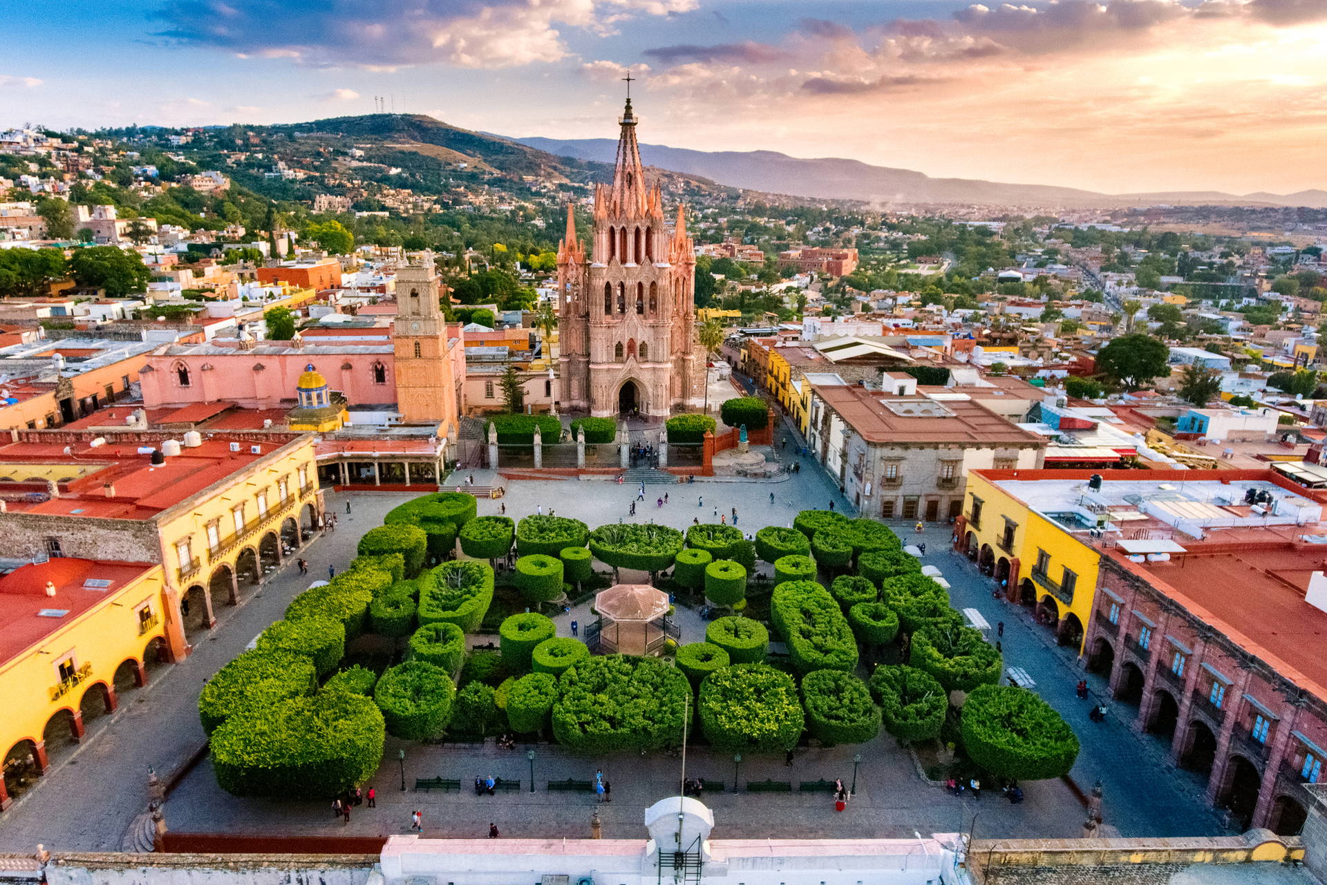 Widok z lotu ptaka na miasto San Miguel de Allende w Meksyku.