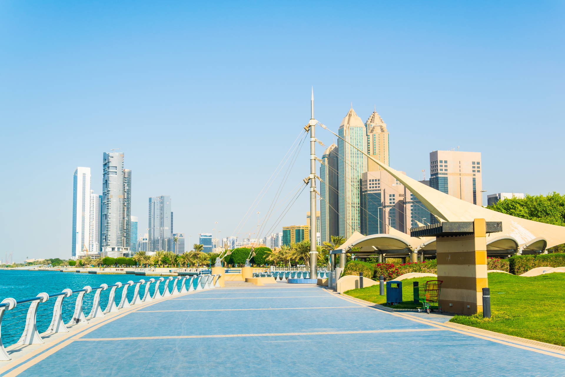 Widok na Corniche w Abu Zabi, Zjednoczone Emiraty Arabskie.