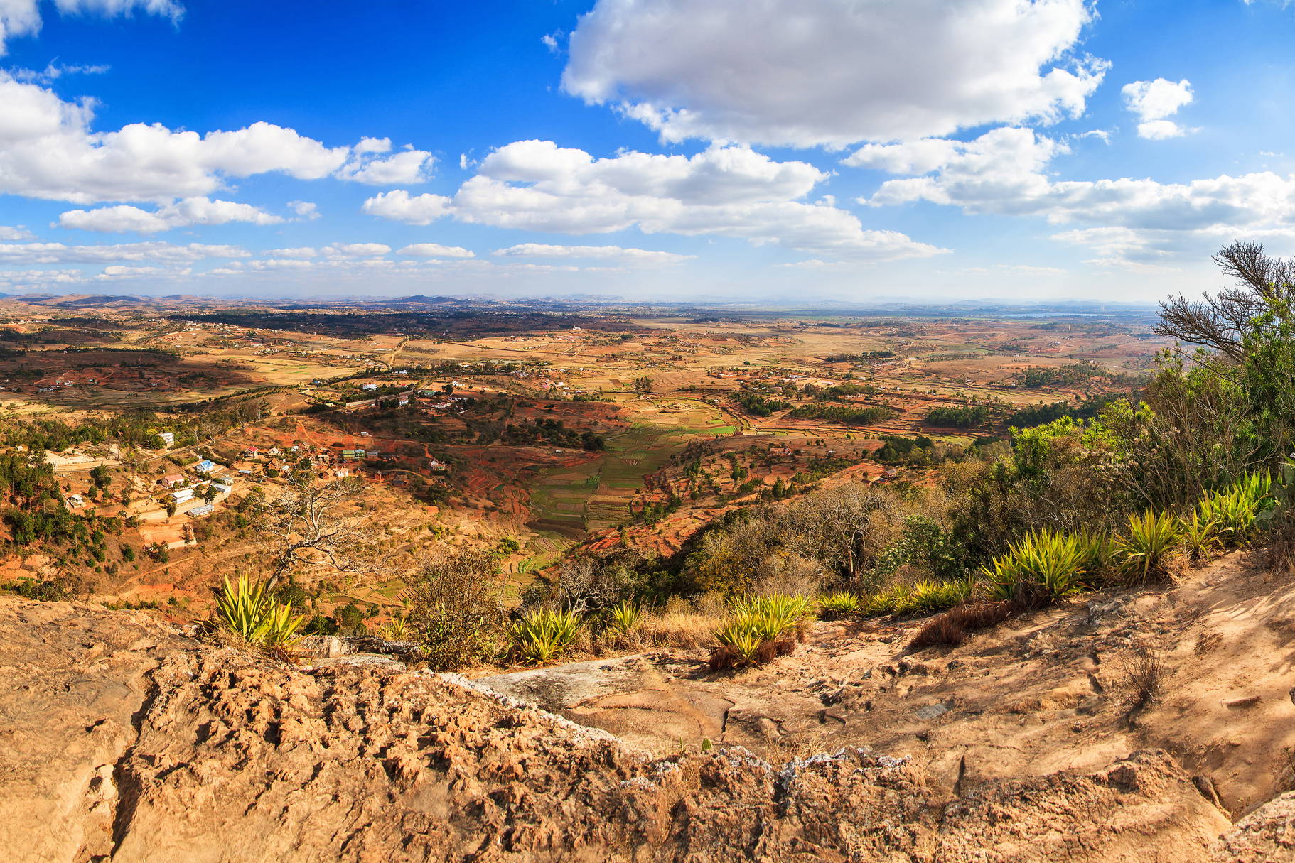 Panorama Madagaskaru z punktu widokowego.