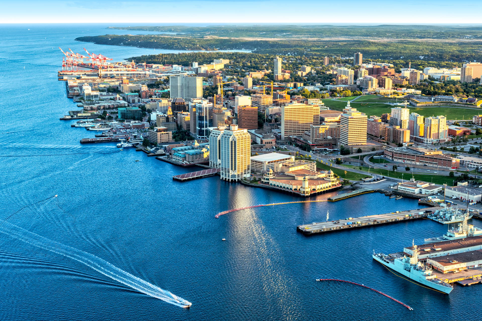 Widok z lotu ptaka na kanadyjskie miasto Halifax.