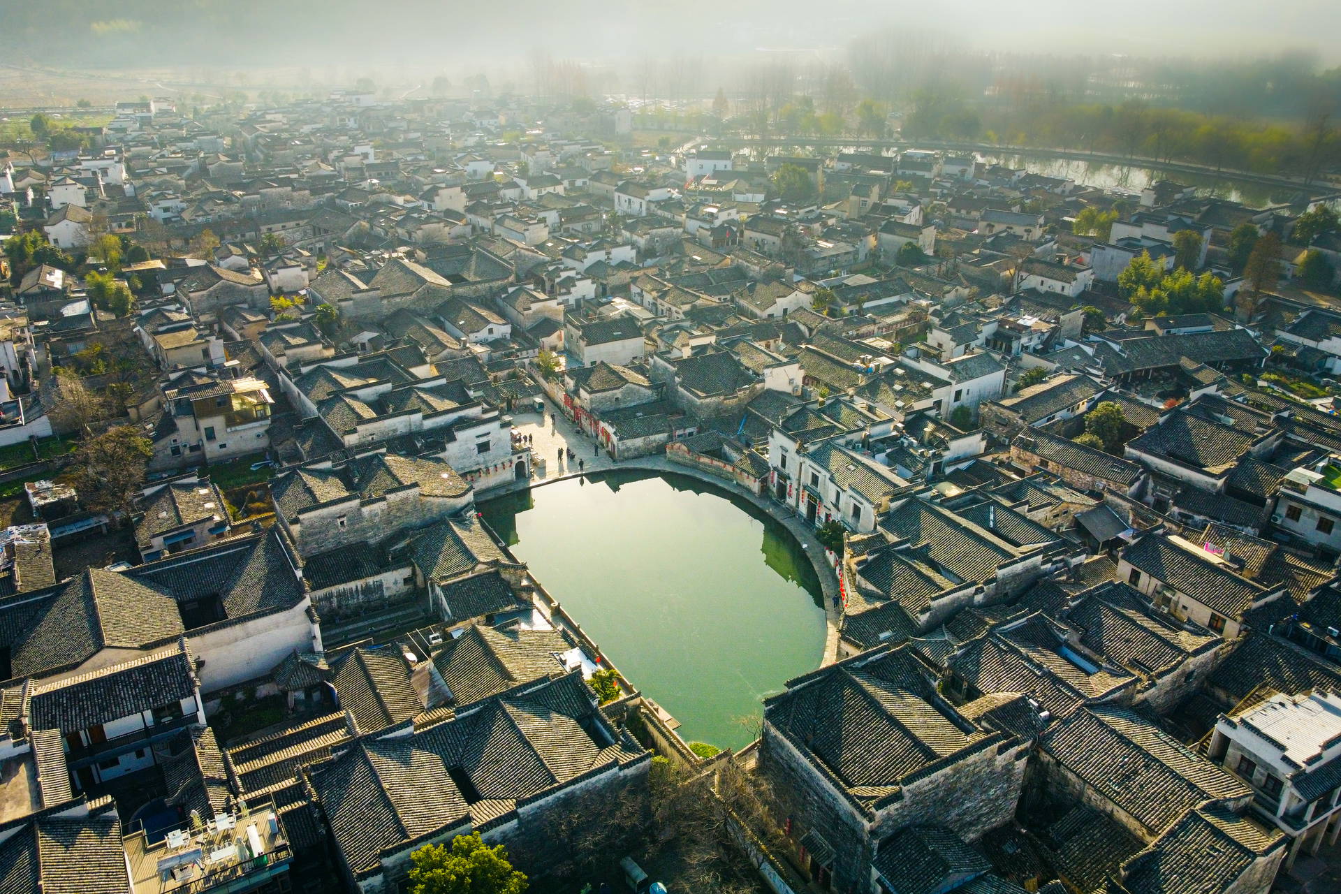 Panorama wioski Hongcun w Chinach z lotu ptaka.