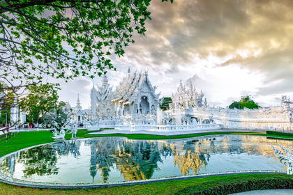 Biała Świątynia Wat Rong Khun w Tajlandii.
