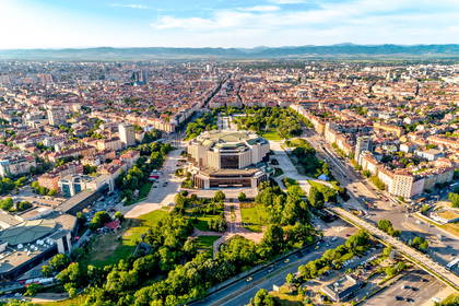Panorama Sofii z Pałacem Kultury w tle.