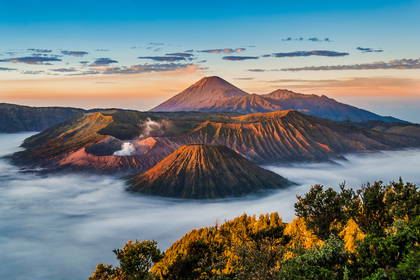 Krajobraz wulkaniczny Bromo w Indonezji.