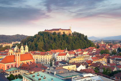 Panorama Lublany z widokiem na wzgórze zamkowe.