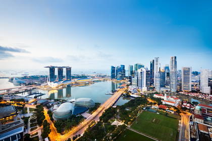 Panorama Singapuru z widokiem na Marina Bay Sands i Esplanadę.